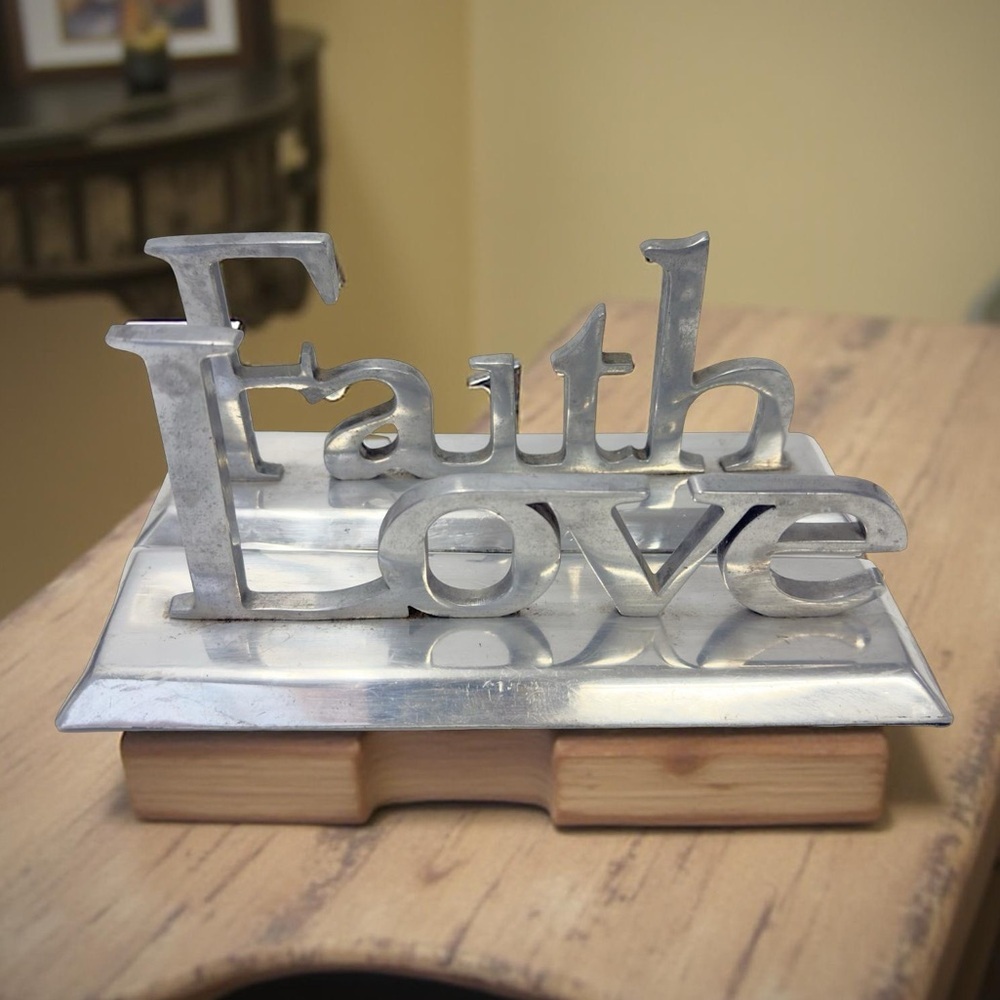 Vintage Home Decor Faith and Love Silver-tone Aluminum Plaques
